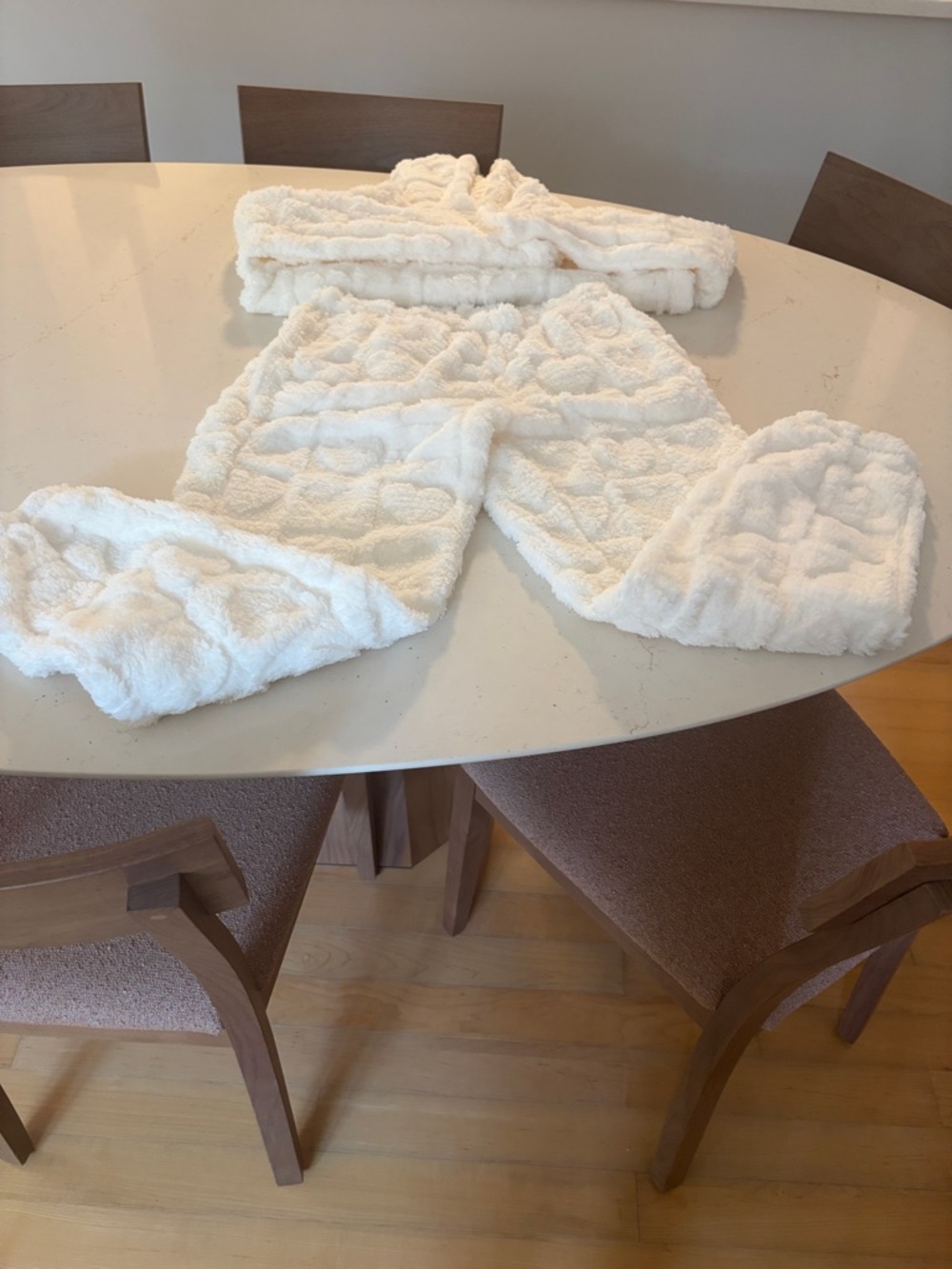 Plush White Women's Lounge Set - Cozy Intimates